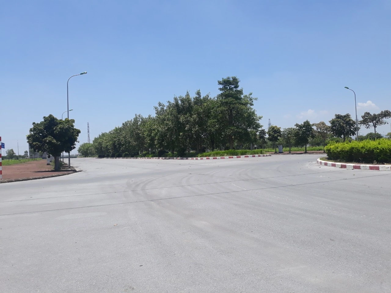 Bán gấp lô Shophouse TNR Đồng Văn đường 68m Lê Công Thanh